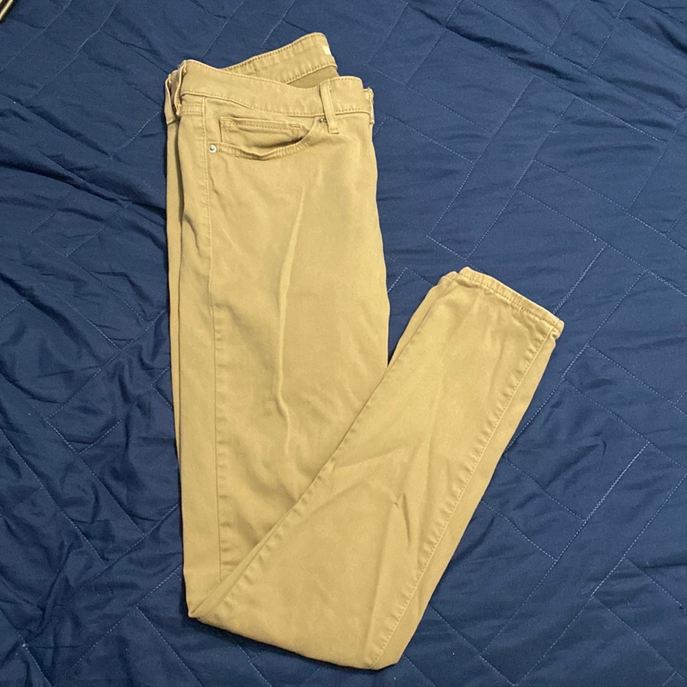 Khaki Levi’s
